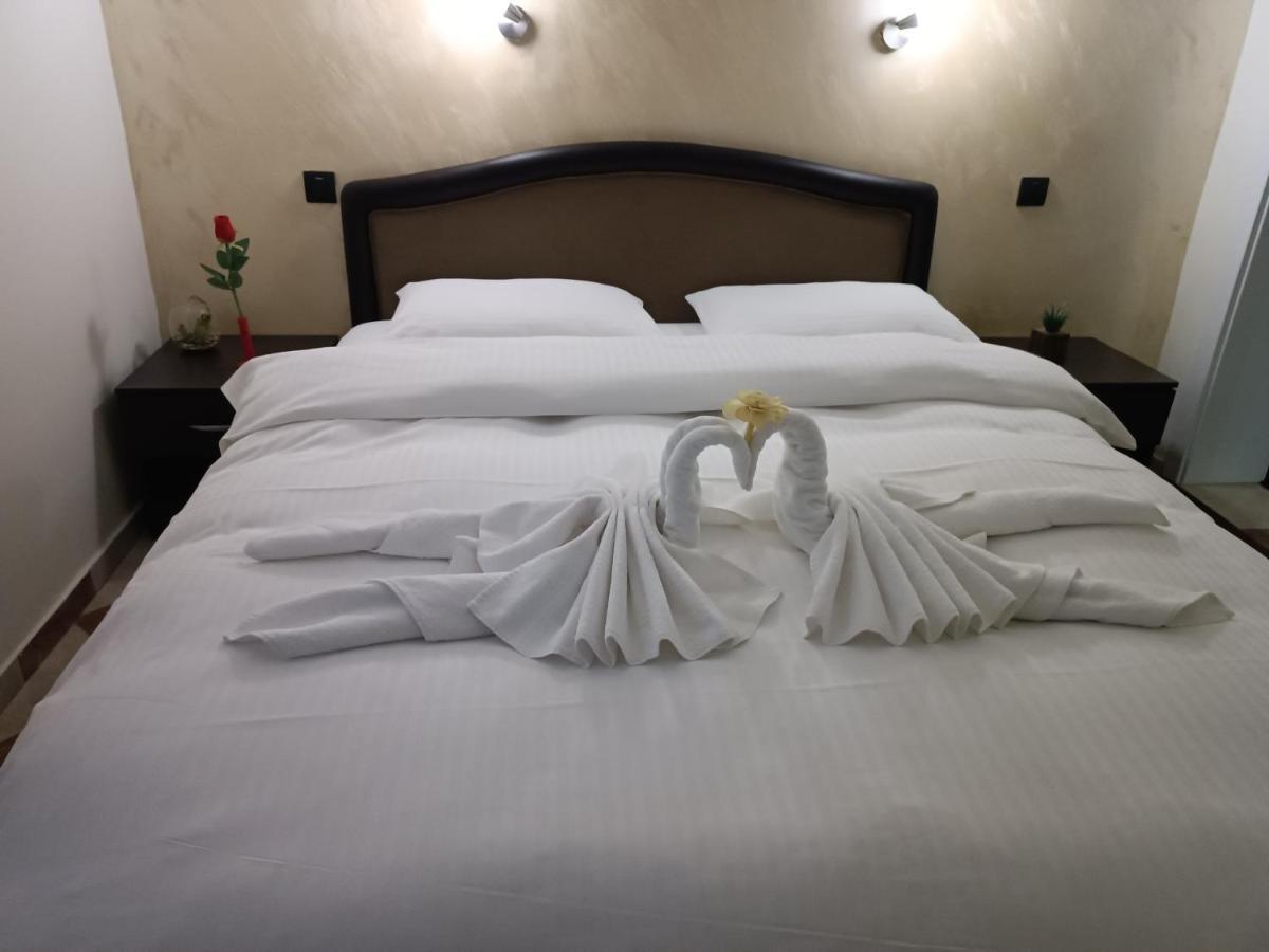 V & V Villa Lalince Ngoại thất bức ảnh