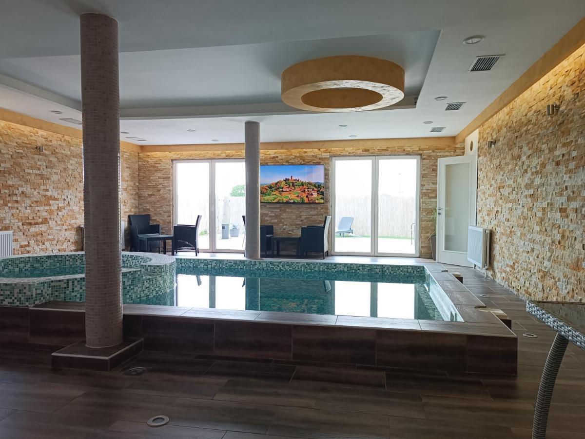 V & V Villa Lalince Ngoại thất bức ảnh