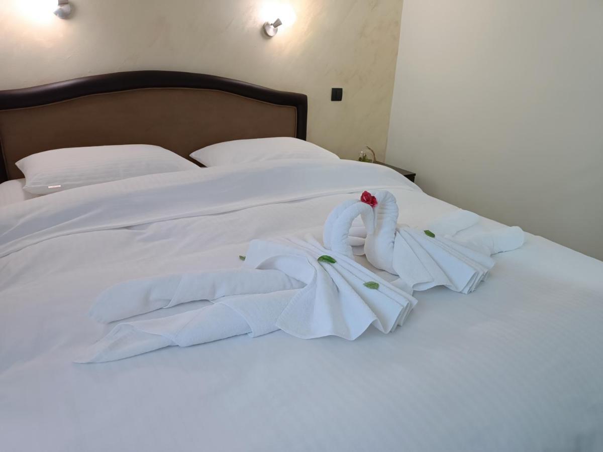 V & V Villa Lalince Ngoại thất bức ảnh